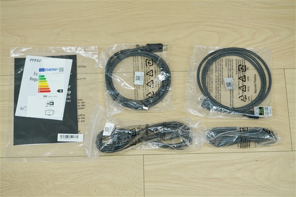 240Hz高刷+1800R曲率！微星MPG  341CQPX  QO-OLED显示器图赏