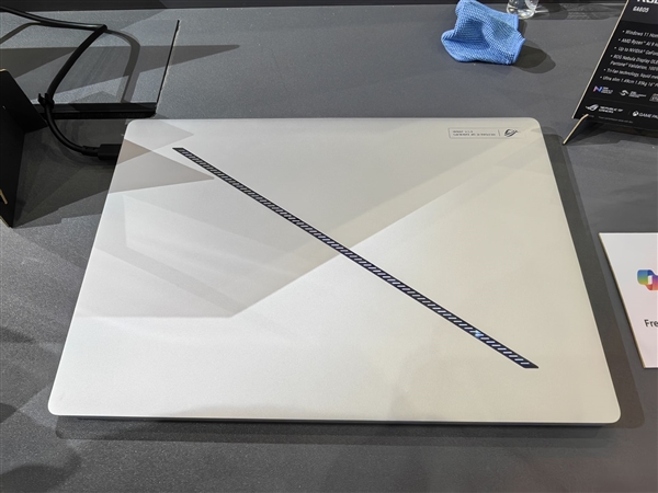 华硕新款ROG幻16 Air轻薄本发布：锐龙AI  9 HX  370芯片、总算力达402TOPS