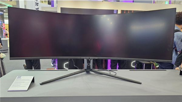 酷冷至尊展示新款57英寸电竞显示器：双4K  Mini  LED屏