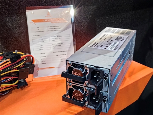 鑫谷展示5500W  CRPS电源：转换效率96 钛金标准