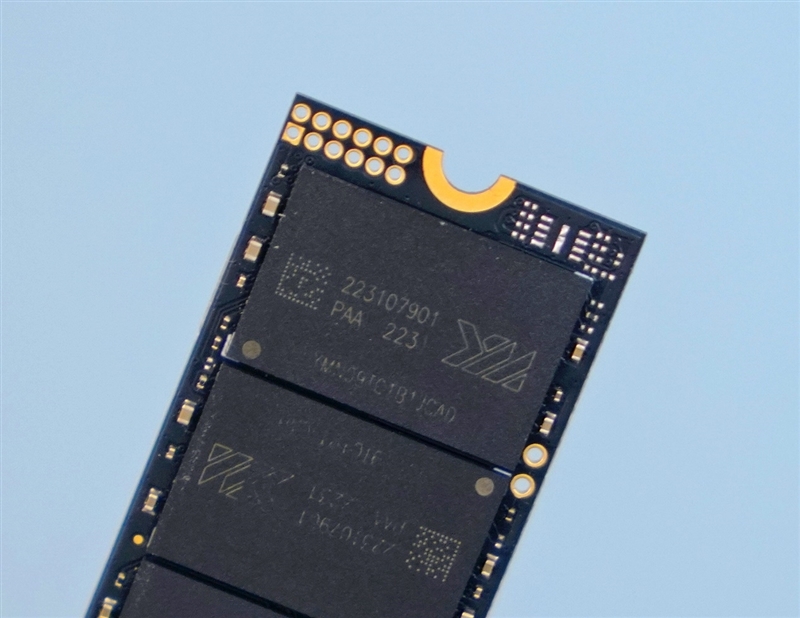 4K随机读取98MB/s！长江存储致态TiPlus7100 1TB  SSD游戏加载体验：2秒进入《霍格沃茨之遗》