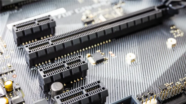 满血高达512GB/s！新思推出首款PCIe  7.0 IP解决方案：明年就能见到