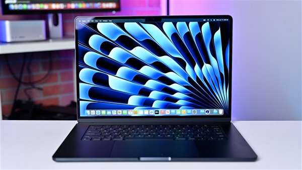 苹果第一款M4笔记本来了！曝M4 MacBook  Pro今年秋季亮相