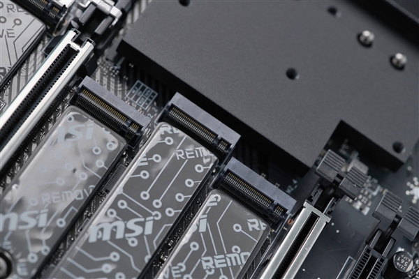 AMD锐龙9000新座驾！微星MPG  X870E  CARBON  WiFi主板图赏