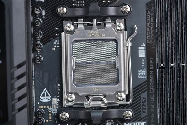 AMD锐龙9000新座驾！微星MPG  X870E  CARBON  WiFi主板图赏