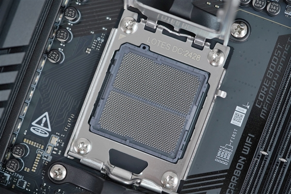 AMD锐龙9000新座驾！微星MPG  X870E  CARBON  WiFi主板图赏