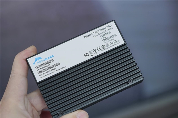 国产高性能SSD新标杆！忆恒创源PBlaze7 7A40 7.68TB  SSD图赏