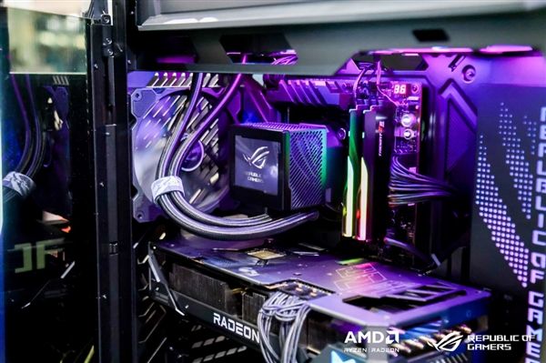 轻松驾驭AMD锐龙9000！华硕展出X870/X870E主板：还有ROG信仰全家桶
