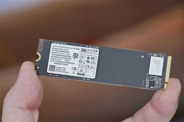 第四代三维闪存芯片！长江存储PC41Q  1TB  SSD图赏