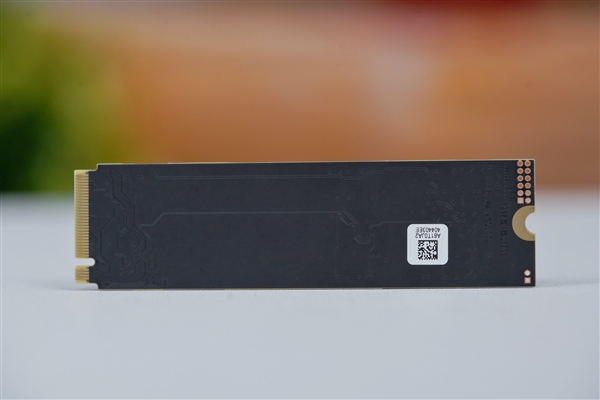 第四代三维闪存芯片！长江存储PC41Q  1TB  SSD图赏