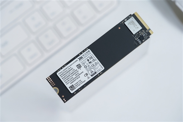 第四代三维闪存芯片！长江存储PC41Q  1TB  SSD图赏