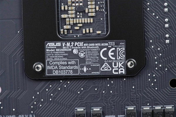 英特尔Ultra旗舰座驾！华硕ROG  MAXIMUS  Z890 HERO主板图赏