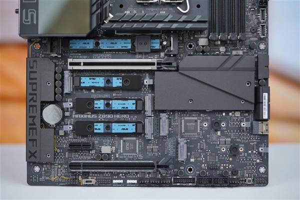 英特尔Ultra旗舰座驾！华硕ROG  MAXIMUS  Z890 HERO主板图赏