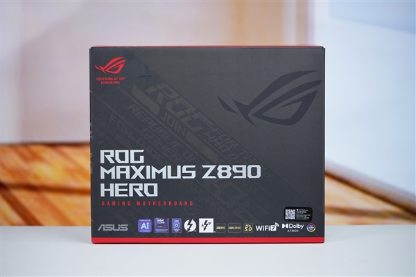 英特尔Ultra旗舰座驾！华硕ROG  MAXIMUS  Z890 HERO主板图赏