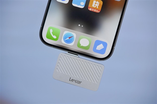 iPhone  16 Pro绝配！雷克沙SL400 2TB移动硬盘图赏