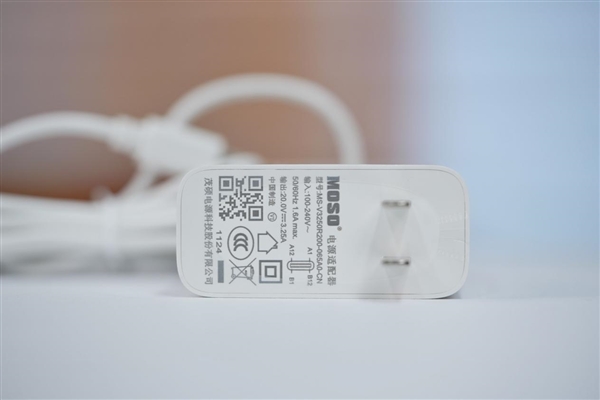一体式云台设计 各角度随意投！当贝Smart  1图赏