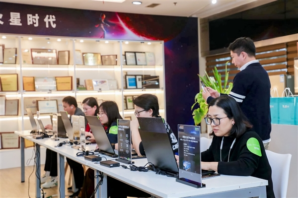1个小时 你能用AI  PC做什么！七彩虹RTX  AI创作挑战赛打了个样