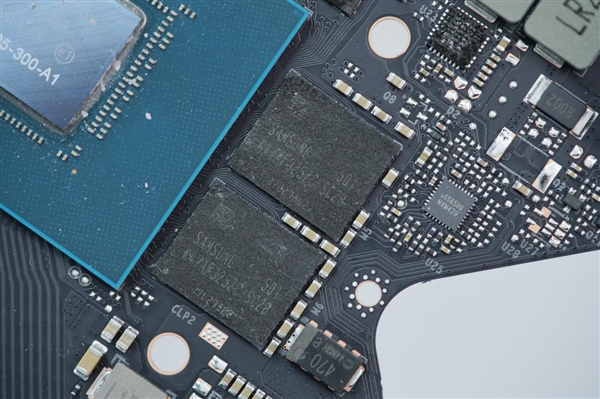 一如既往的精美!英伟达RTX 5070公版显卡图赏