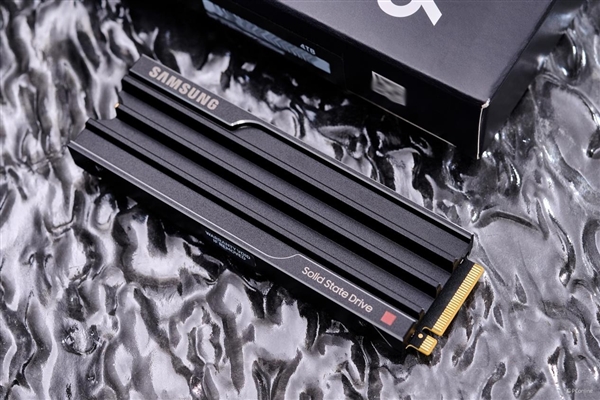 三星9100 PRO PCIe 5.0 NVMe M.2上手：PCIe 5.0时代的性能巅峰