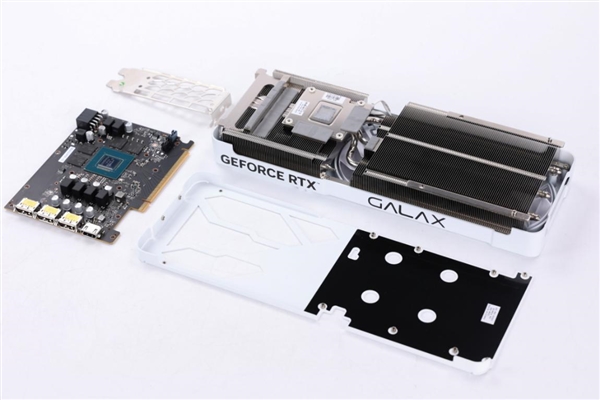 甜品新选择|影驰GeForce RTX  5060金属大师白金版OC 显卡评测