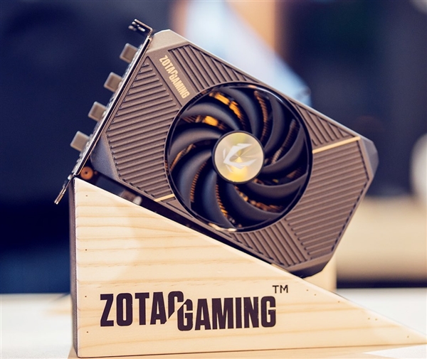 索泰、技嘉都有半高式刀卡RTX 5060:都是三风扇