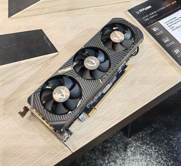 索泰、技嘉都有半高式刀卡RTX 5060:都是三风扇