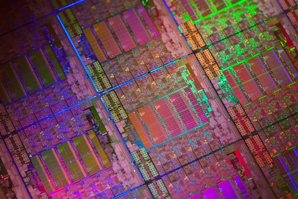 另辟蹊径！不用EUV光刻机也能做出5nm