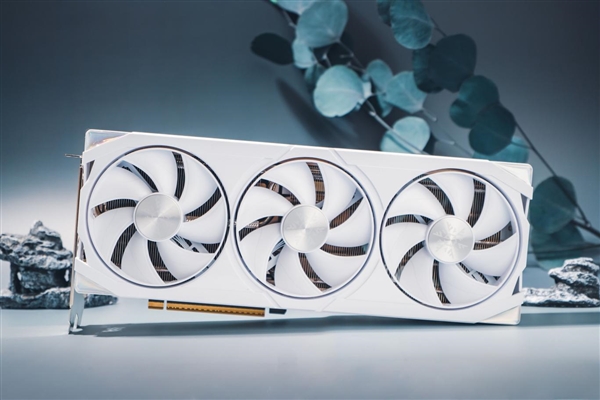 《北境之灵2》测评！DLSS 4助力耕升 GeForce RTX 5070 Ti 踏雪 OC 2.0显卡探索壮丽的神话世界