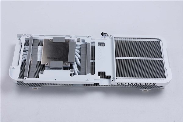 星镜界！ | 影驰GeForce RTX 5070 Ti 星曜LUNA OC显卡评测