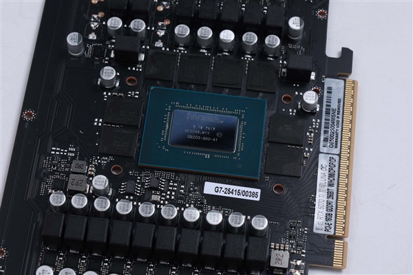 星镜界！ | 影驰GeForce RTX 5070 Ti 星曜LUNA OC显卡评测