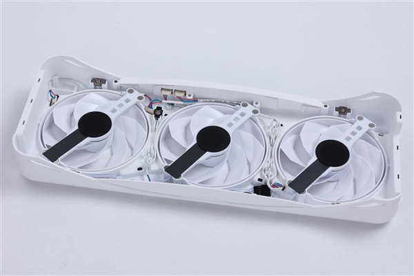星镜界！ | 影驰GeForce RTX 5070 Ti 星曜LUNA OC显卡评测