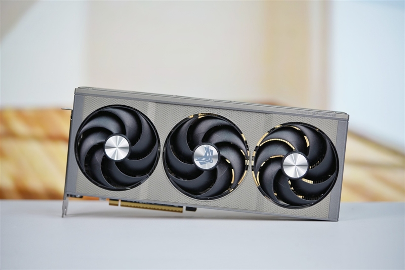 3000元以下价位16GB显卡唯一最优选择！AMD RX 9060 XT首发评测：追平RTX 5060 Ti 8GB 但显存更大 价格更便宜