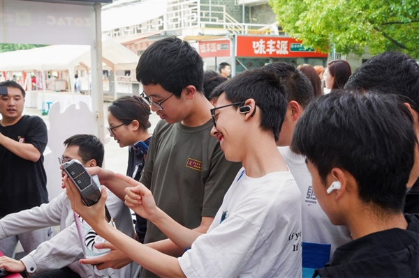 无索不玩 燃动校园：索泰×《新·驯龙高手》云南财经大学校园行圆满落幕