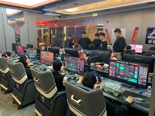 影驰杯夏季巡回赛火热进行中 速速来参与！