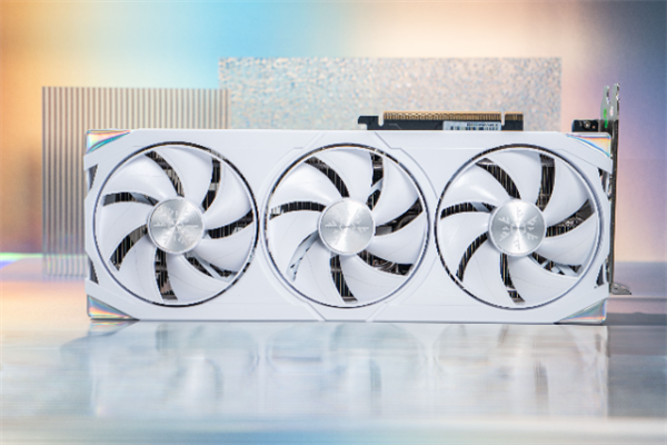 多人射击！《FBC: Firebreak》耕升 RTX 5060 Ti 16GB 踏雪X3 OC与队友并肩作战