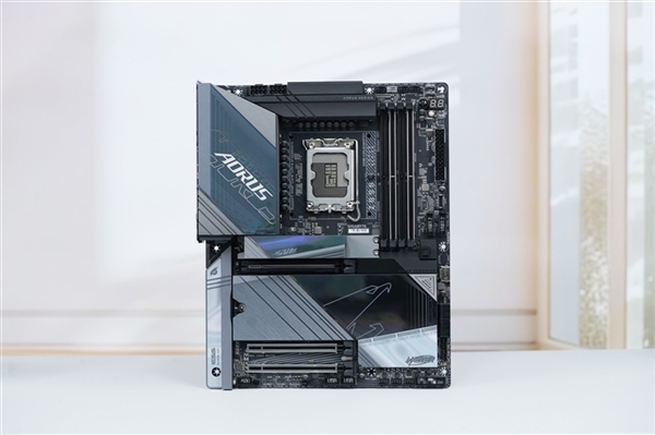 Intel CPU游戏性能暴增35%！技嘉为Z890推BIOS超频加速模式