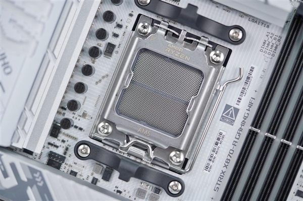 AMD主板一骑绝尘！周销量占比狂飙87%：AM4老将干翻Intel全系
