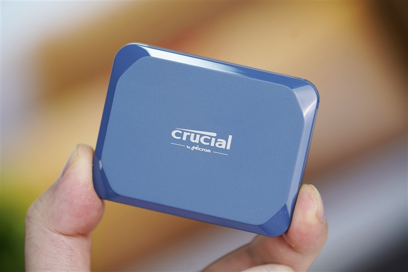 英睿达X10 移动SSD评测：2000MB/s读写！轻薄小巧最大可选8TB容量