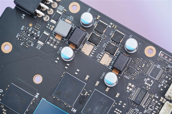 橘白小清新！七彩虹COLORFIRE RTX 5050 MEOW橘影橙DUO OC图赏