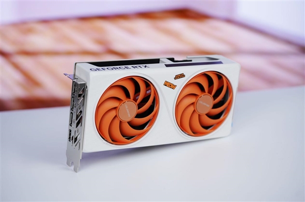 橘白小清新！七彩虹COLORFIRE RTX 5050 MEOW橘影橙DUO OC图赏