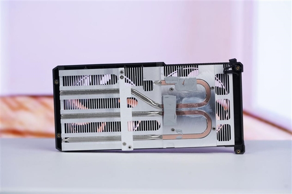 紧凑双槽设计！映众RTX 5050曜夜显卡图赏