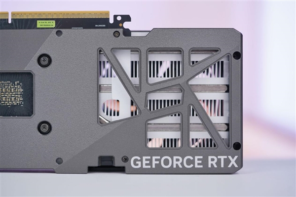 紧凑双槽设计！映众RTX 5050曜夜显卡图赏