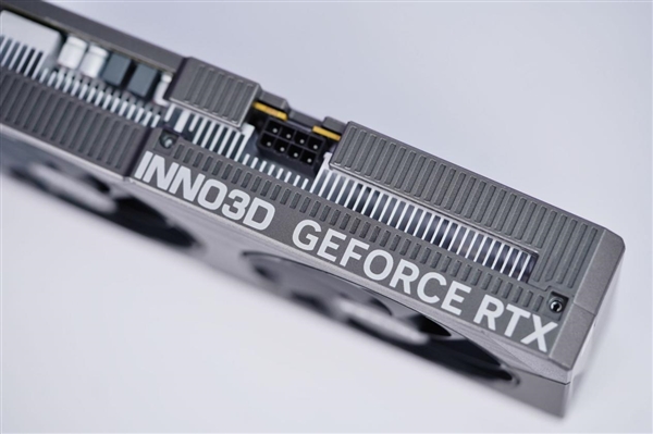 紧凑双槽设计！映众RTX 5050曜夜显卡图赏