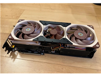 RTX 5090改造五个风扇！噪音几不可闻