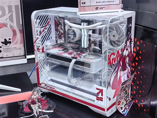 自带双M.2的RTX 5060、神秘背插主板：七彩虹这次BW2025干货太多了！