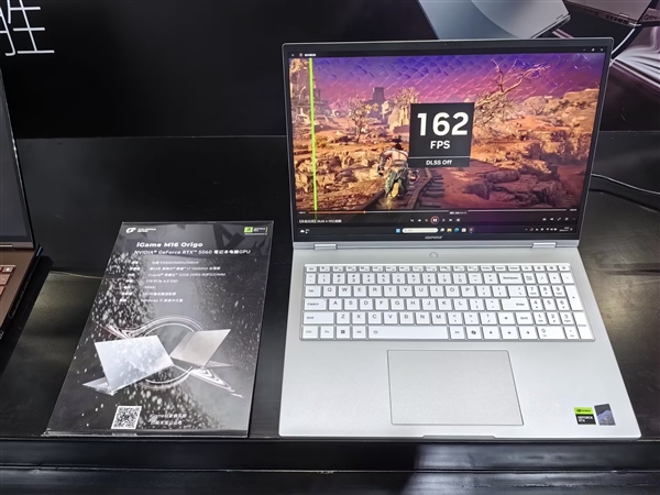 自带双M.2的RTX 5060、神秘背插主板：七彩虹这次BW2025干货太多了！