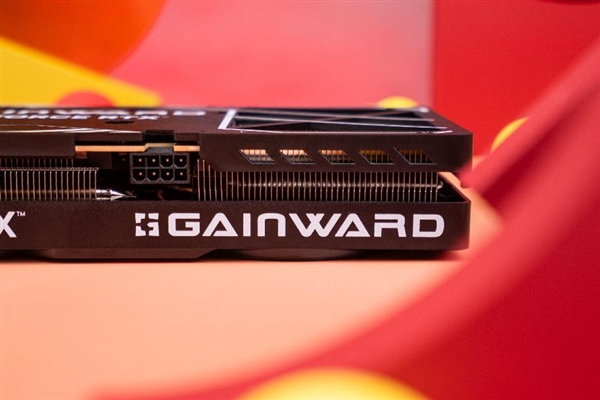 DLSS4助力耕升GeForce RTX 5050 追风 OC重塑入门级显卡格局